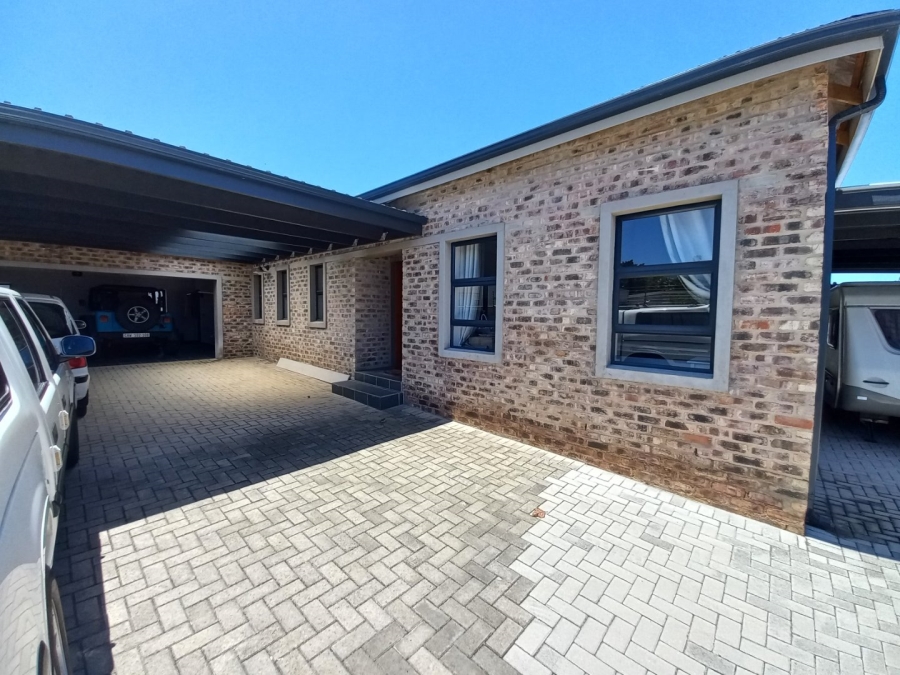 3 Bedroom Property for Sale in Blanco Western Cape